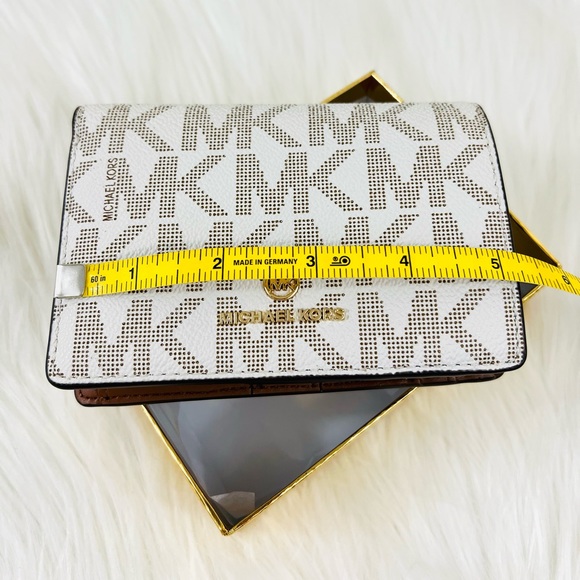 Michael Kors Jet Set Charm Medium Slim Wallet - Picture 13 of 15